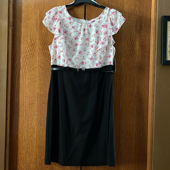 Alyx Dresses & Skirts - ALYX Dress Size 14 Black and White Floral